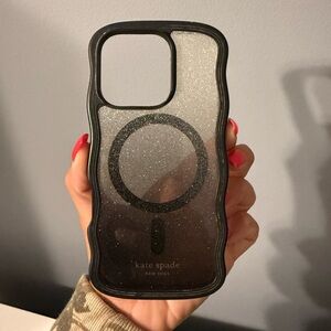 Kate Spade Wavy iPhone 16 Pro case